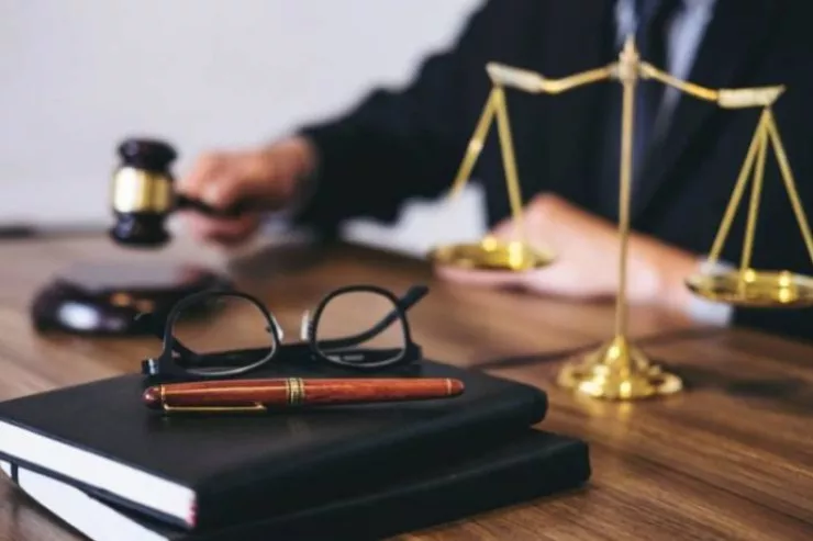 Dostunu boğazından bıçaqlayana AĞIR CƏZA  tələbi