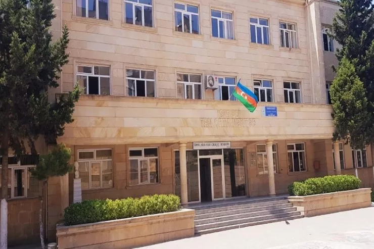 Daha bir məktəbdə ÇAXNAŞMA:  sinif yoldaşlarını ölümlə hədələdi 