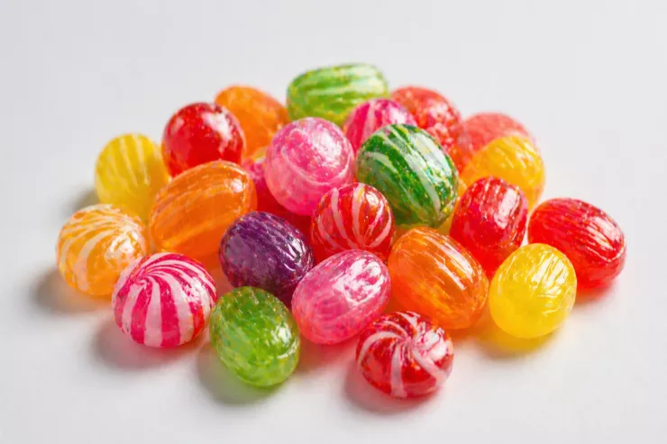 Yuxuda konfet  yemək nə deməkdir?