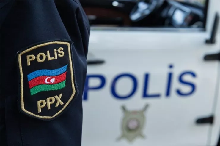 Polis məktəblərdə reydlər   aparır