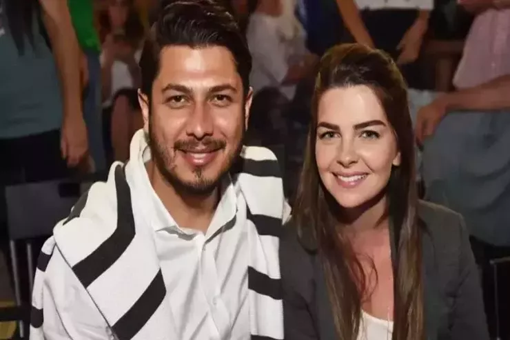 Ulduz sənətçi 12 illik evliliyinin  üstündən xətt çəkdi