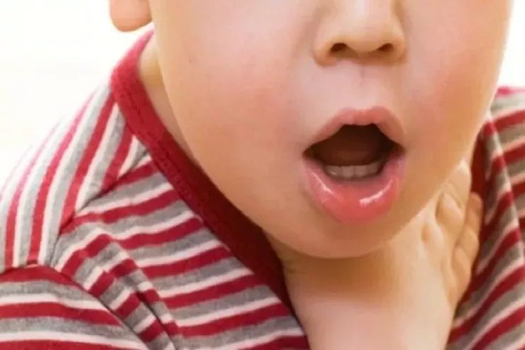 Abşeronda FACİƏ:  1 yaşlı uşaq yeməkdən boğulub öldü 