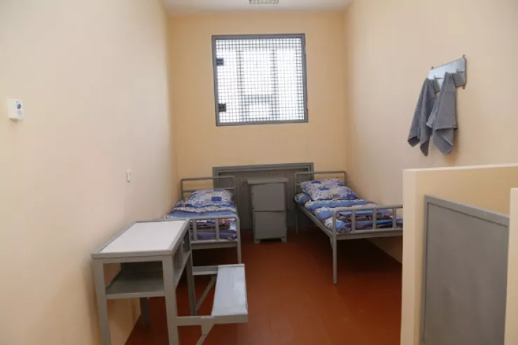 Milyarderin  keçmiş arvadı   istintaq təcridxanasında  özünü öldürdü 