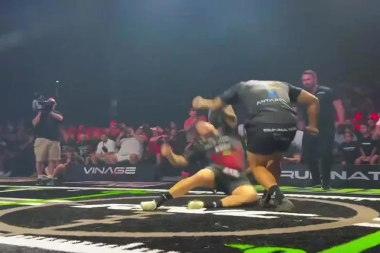 İnsanları qoç kimi baş-başa  vururlar: qeyri-adi DÖYÜŞ - VİDEO 