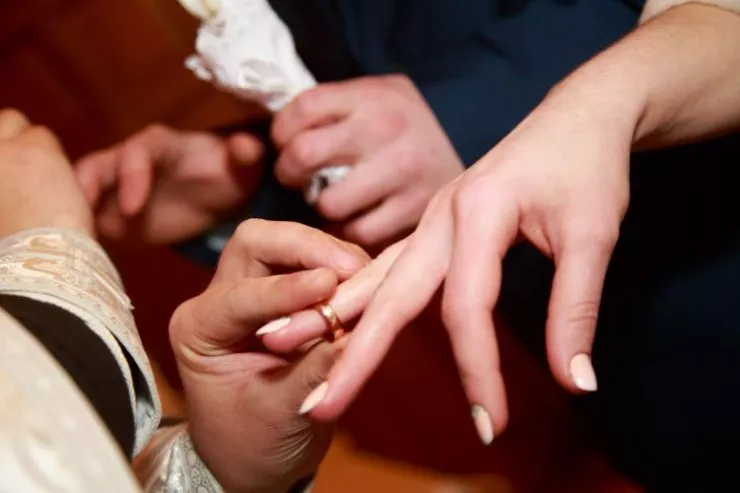 Kimin evliliyi daha xoşbəxtdir? 