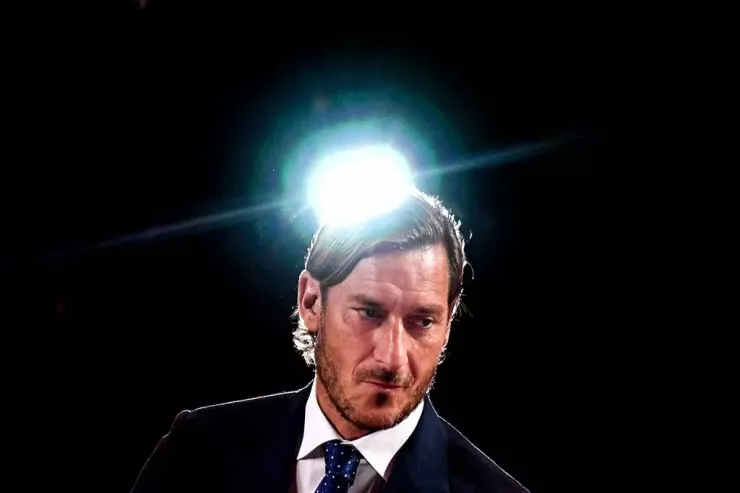 Totti "Roma"ya qayıtmaq üçün  danışıqlara başladı