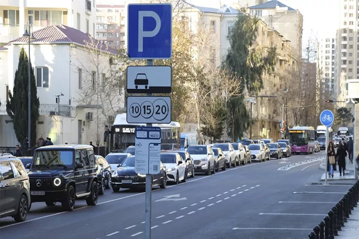 Ödənişli parklanma yerində SMS göndərmədən maşın saxlamağın cəriməsi nədir? - CAVAB 