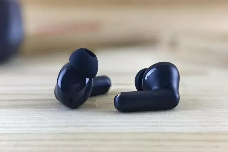 Tanınmış brendlərin qulaqlıqlarında  kanserogen maddələr aşkar edildi