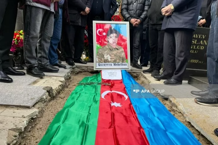 İtkin düşən hərbçi xanım Sumqayıtda dəfn edildi -FOTOLENT 