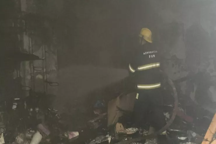 Bakıda mağazada partlayış oldu  -VİDEO 