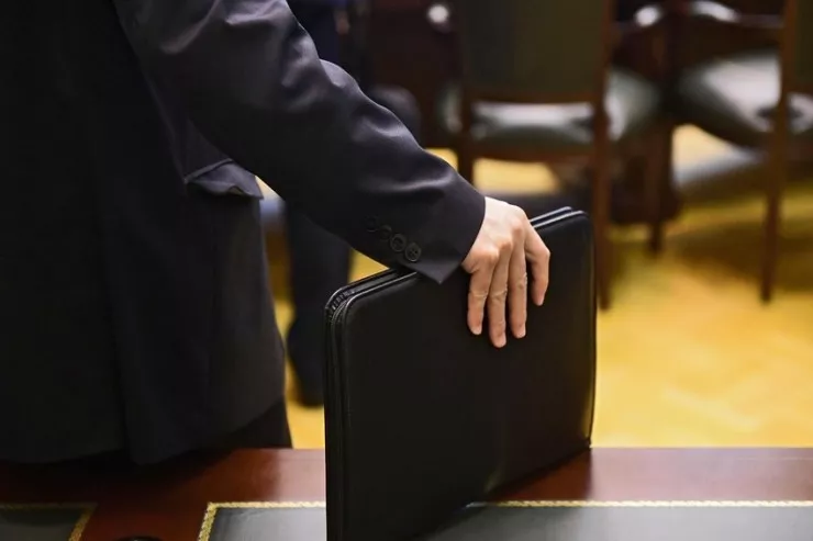 Bu icra hakimiyyətində KÜTLƏVİ İXTİSAR:  43 nəfər işdən çıxarıldı