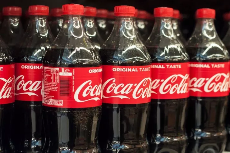 12 yaşlı uşaq o qədər "Coca-Cola" içdi ki, qan qusdu 