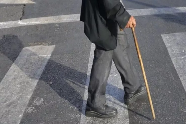 Kürdəmirdə maşın qoca kişini vurub öldürdü 