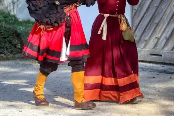 Bu hökmdar heç vaxt eyni paltarı iki dəfə geyinməyib  - Lüks ilə nüfuz qazandı