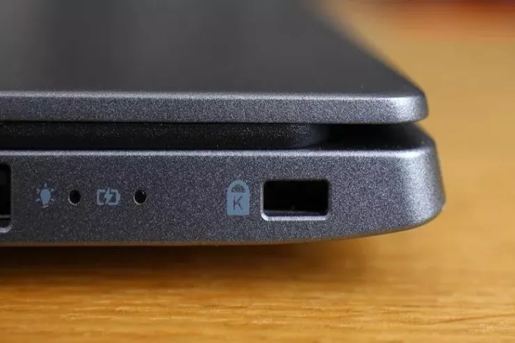 Noutbukdakı bu qəribə bağlayıcı  nədir, niyə heç kim ondan istifadə etmir? 