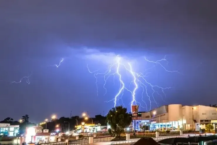 Afrikada ildırım vurması  nəticəsində iki nəfər öldü, 150-yə yaxın yaralı var