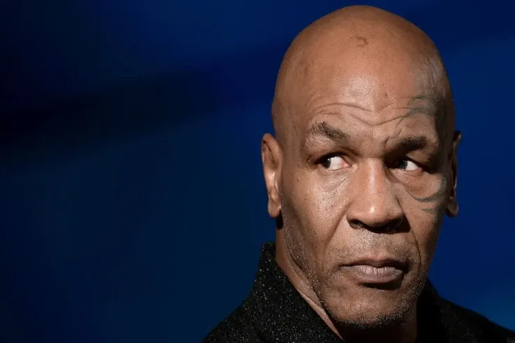 Mayk Tayson qeyri-adi hərracda  3 min dollar qazandı