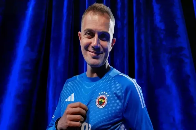 "Beşiktaş"ın keçmiş qapıçısı  "Fənərbağça"da