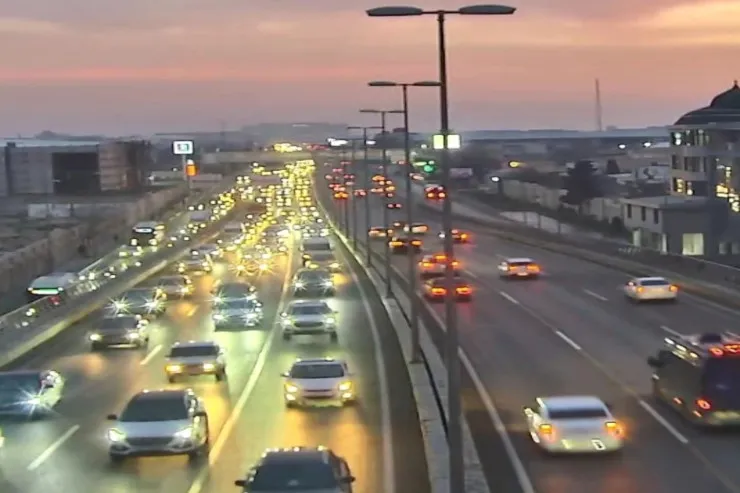 Bakıda bu yollarda sıxlıq var - SİYAHI 