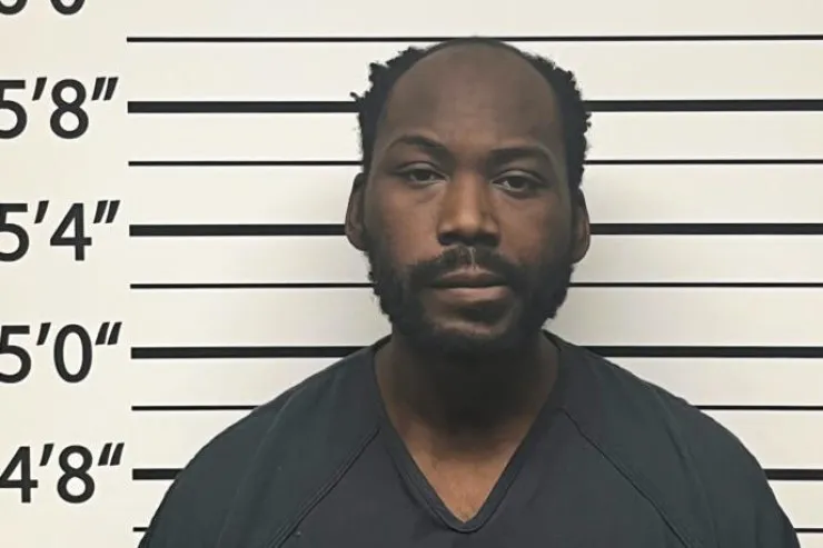 ABŞ-da DƏHŞƏT:  24 yaşlı gənc ailə üzvləri daxil olmaqla altı nəfəri  öldürdü