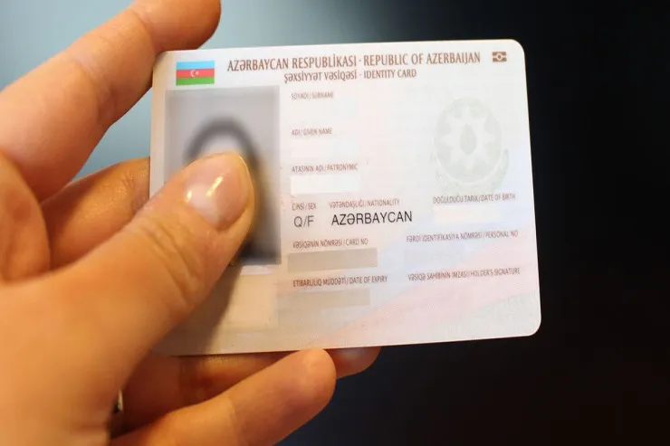 Şəxsiyyət vəsiqəsinin üzərində olmaması problem yarada bilər? - CAVAB 