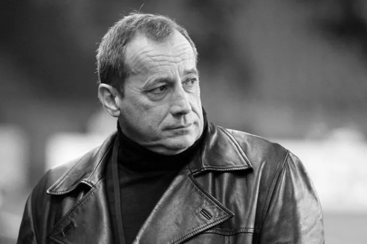 Klub prezidenti anasının dəfnində  güllələndi