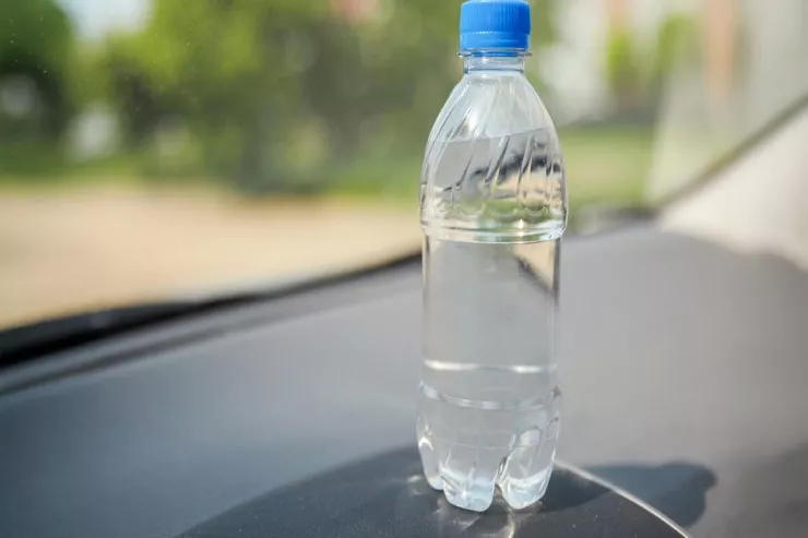 Gürcüstanda plastik su butulkalarından istifadə qadağan olunur 