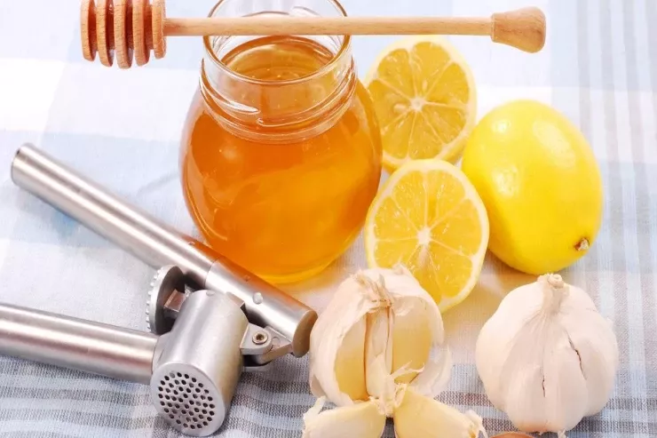 Sarımsaq və bal  - immunitet və ürək sağlamlığı üçün təbii maddə 