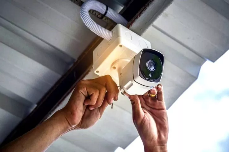 Mağazaları qarət etdi, kamera görüntülərini də  oğurladı - Sumqayıtda ŞOK