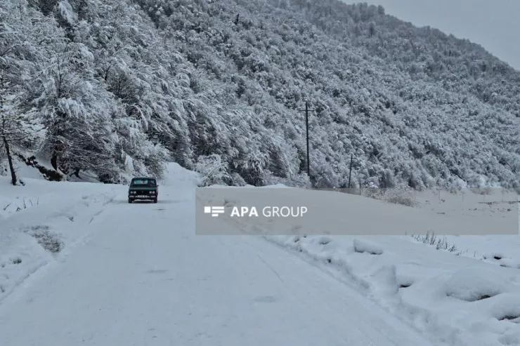 Qəbələyə güclü qar  yağıb: Kəndlərə gedib-gəlmək  olmur