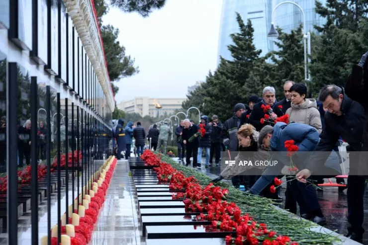 Azərbaycan 20 Yanvar şəhidlərini anır - FOTOLENT 