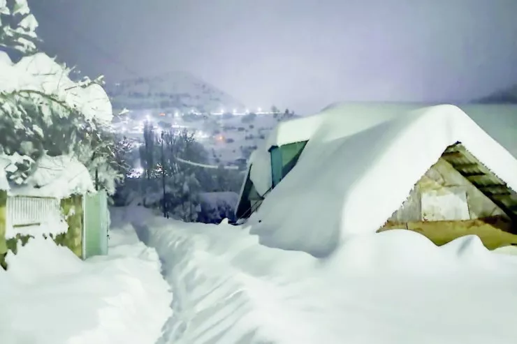 Hazırda intensiv qar yağır  - FAKTİKİ HAVA