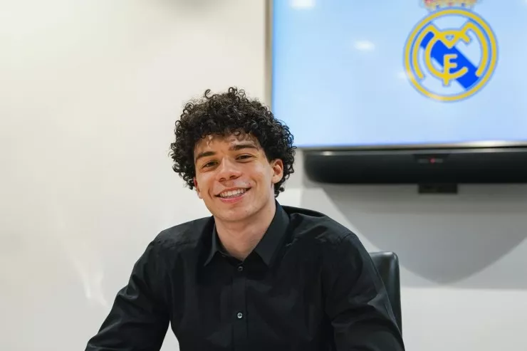 Marselonun oğlu "Real" ilə ilk peşəkar müqaviləsini  imzaladı