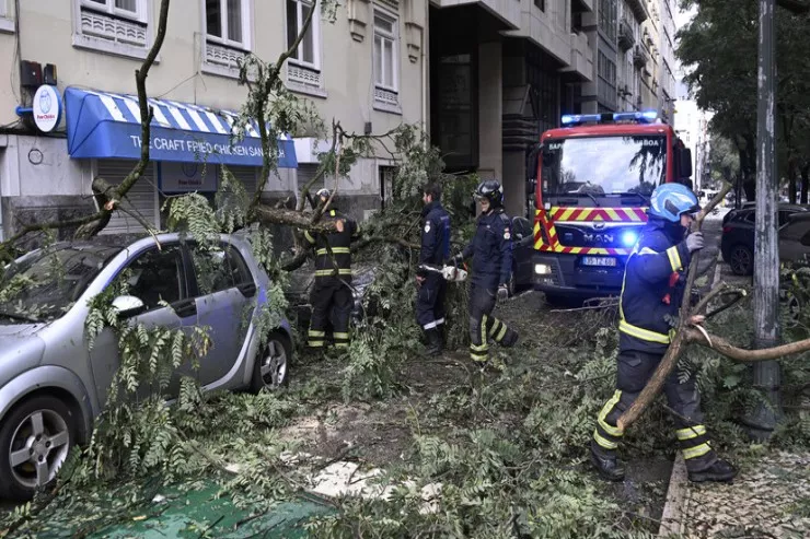 Portuqaliyada əlverişsiz hava 5 nəfərin  canını aldı