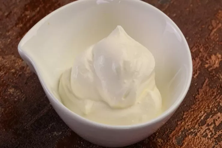 Bir dəqiqəyə qatılaşdırılmış südlə  krem RESEPTİ 