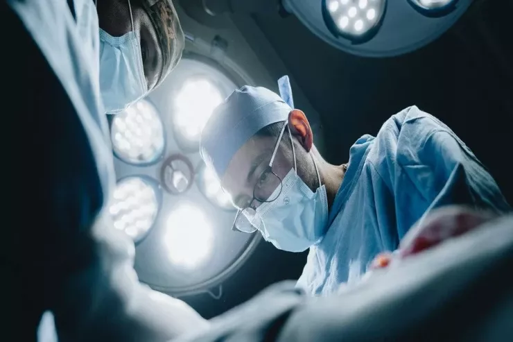 Qadının beynində insanlarda rast gəlinməyən parazit  tapıldı - Yaddaşı itdi 