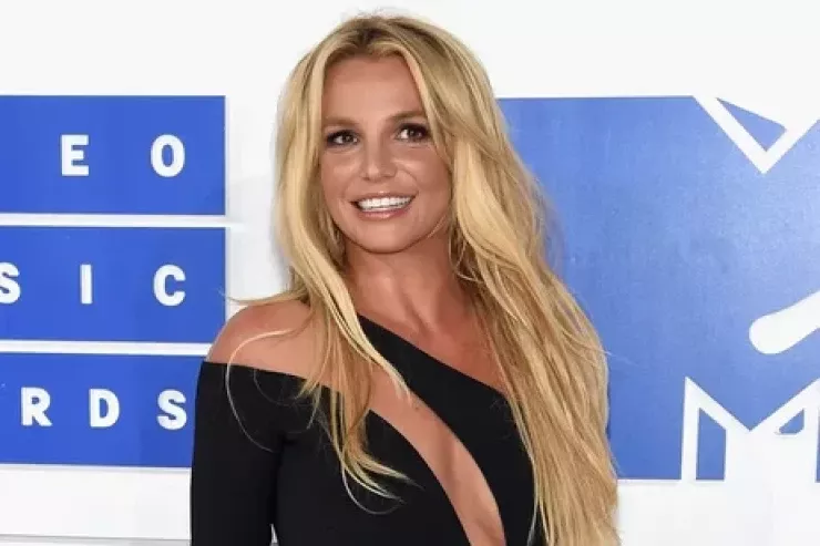 Sərxoş vəziyyətdə maşın sürən məşhur müğənni  həbs edildi