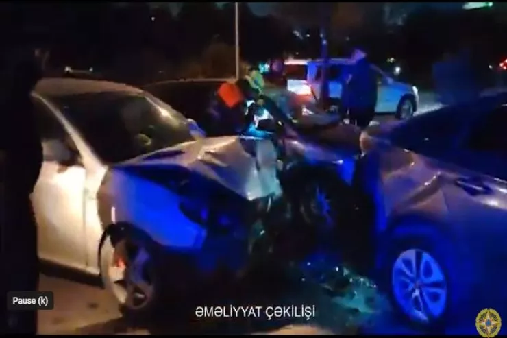 Bakıda zəncirvari qəza:  32 yaşlı qız belə xilas olundu - VİDEO 