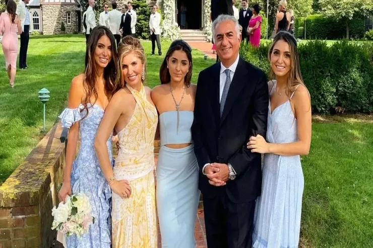 İranın son şahının nəvələri:  Qızlardan biri yəhudiyə  ərə gedib