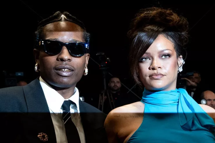 Naməlum qadın Rihannanın  evini gülləbəran etdi 