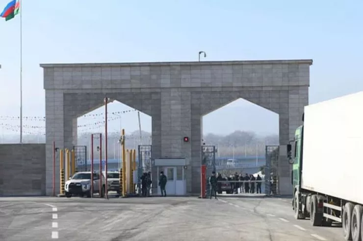 Azərbaycanla İran arasında giriş-çıxış bərpa olundu 