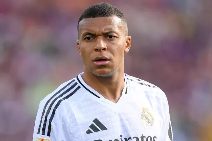 Mbappe bu aktrisa ilə sevgilidir 