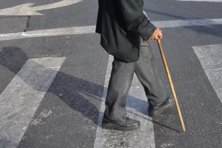 Saatlıda maşın qoca kişini vurub öldürdü 