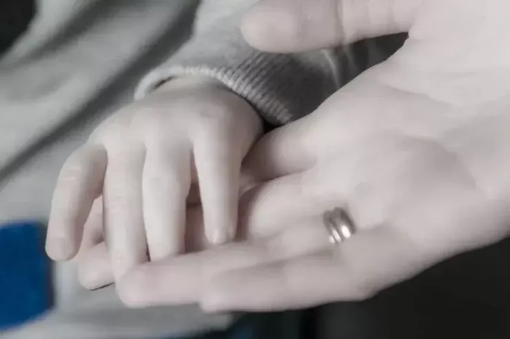 Ginekoloq gizli şəkildə ən azı 16 uşaq atası  oldu