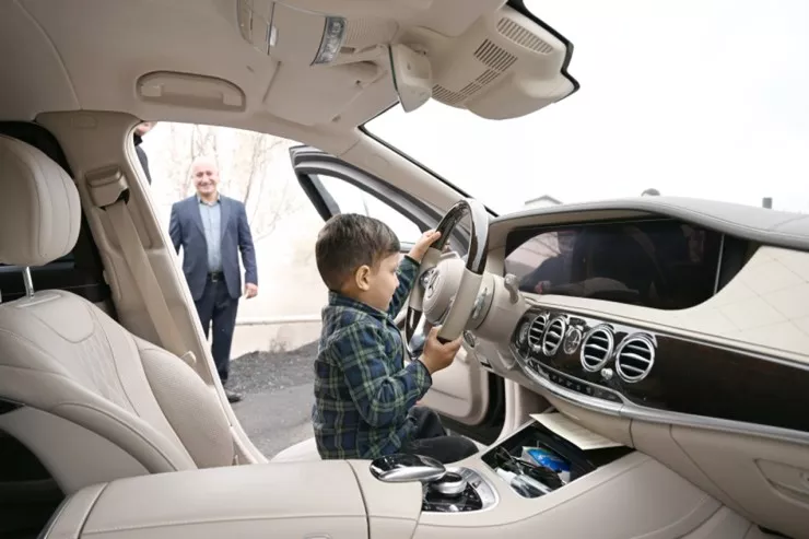 “Sənin maşınını istəyirəm...” - Azyaşlı ilə Prezidentin maraqlı VİDEOSU 