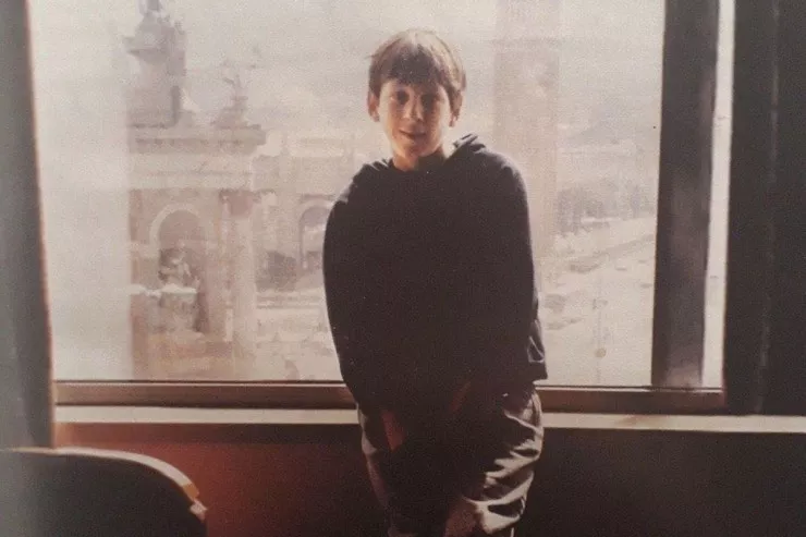 Haradan haraya:  İndi bütün dünya  bu uşağı   tanıyır