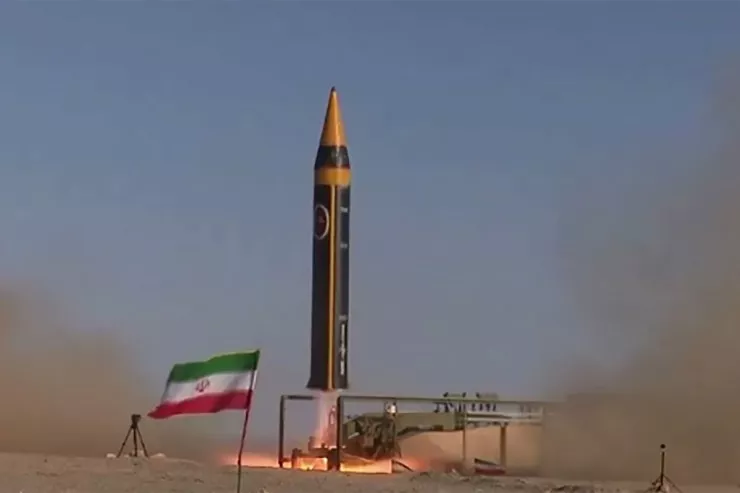 İran İsrail istiqamətində raketlər buraxdı 