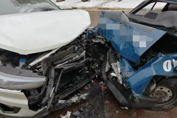 Mingəçevirdə 2 maşın TOQQUŞDU:  4 nəfər yaralandı,  3-ü qadındır 