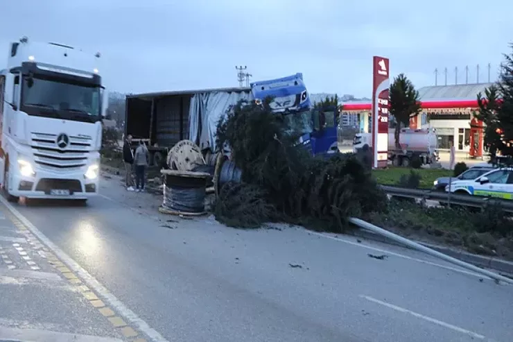 Azərbaycanlı sürücü qəza törətdi, 6 yaralı var 
