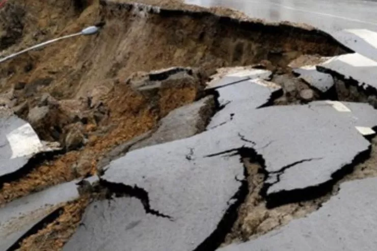 Leysan Dəmirçi–Lahıc yolunda  sürüşməyə səbəb oldu, yol bağlandı